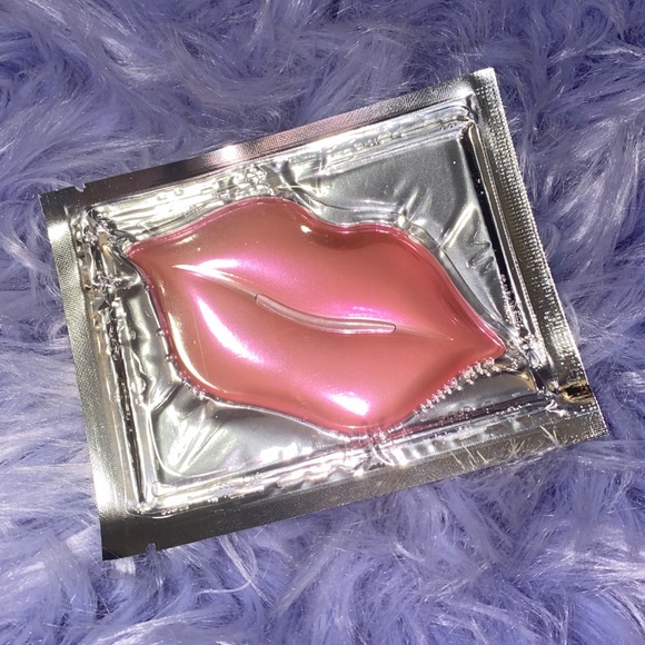 5 Hydrating Lip Masks - Picture 3 of 3